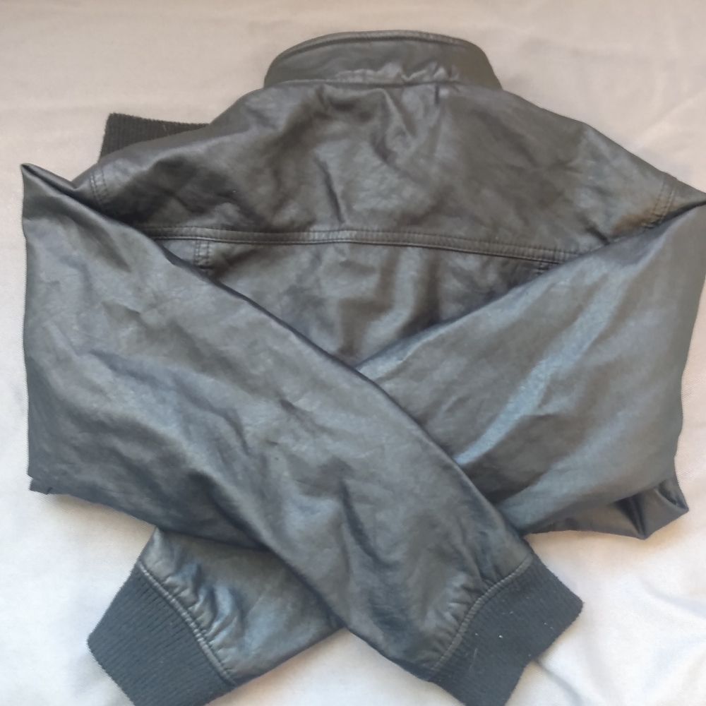 Leather jacket - Picture 6 of 7